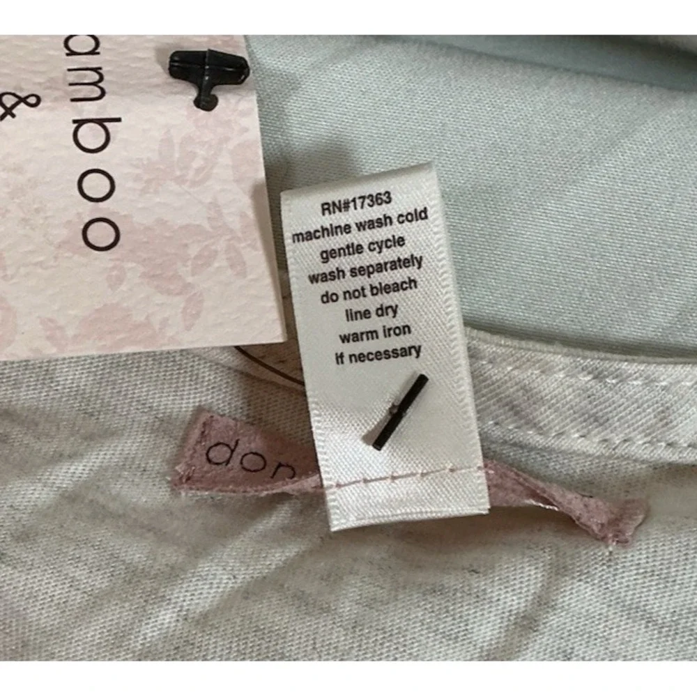 NWT  Donna Nadeau 2 pc Pajama Set Top & Pants Women's Size Large